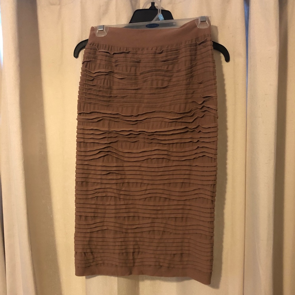 Stretchy pencil skirt